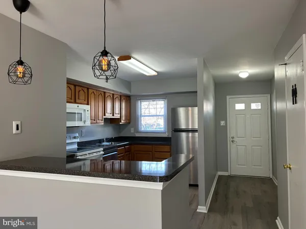 $2,200 | 29 Ramsgate Court, Unit 214 U29, Blue Bell, PA 19422
