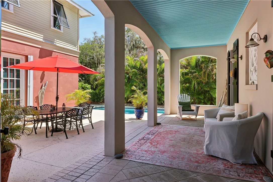 3628 Rio Vista Boulevard Vero Beach, FL 32963 - Photo 20 of 29 a outdoor space with lots of tables and chairs