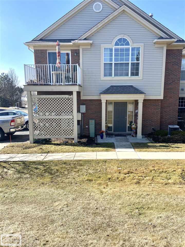 1822 Flagstone Circle Rochester, MI 48307 - Photo 1 of 21 50035427.JPG