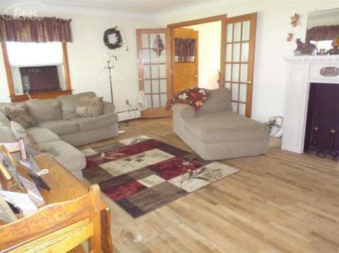 5388 North Genesee Road Flint, MI 48506 - Photo 4 of 7 20420474-3.JPG
