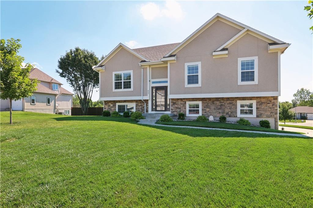 805 Cedar Ridge Drive Raymore, MO 64083 - Photo 1 of 25 Gallery Image 1