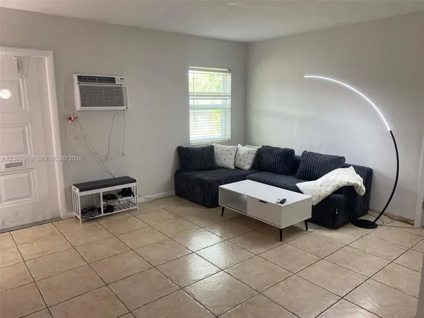 $1,000 | 1212 Northwest 11th Court, Unit 1212, Fort Lauderdale, FL 33311