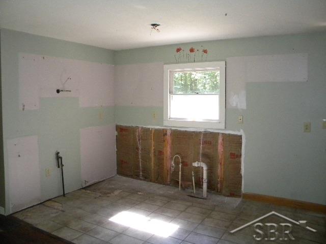 8010 South Fenmore Road St. Charles, MI 48655 - Photo 8 of 14 31353798-7.JPG