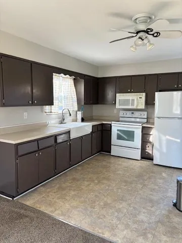 $795 | 16490 South Seymour Road, Unit A, Linden, MI 48451