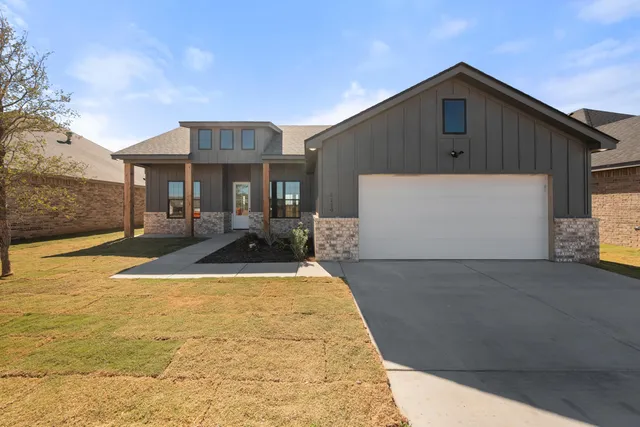 $350,000 | 1119 North 6th Street, Wolfforth, TX 79382
