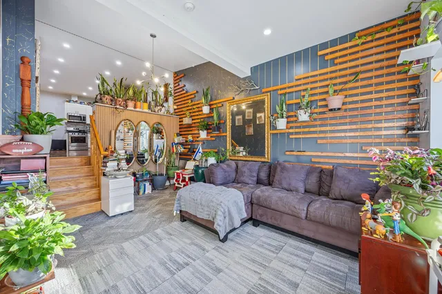 $1,098,000 | 414 Chestnut Street | City Line