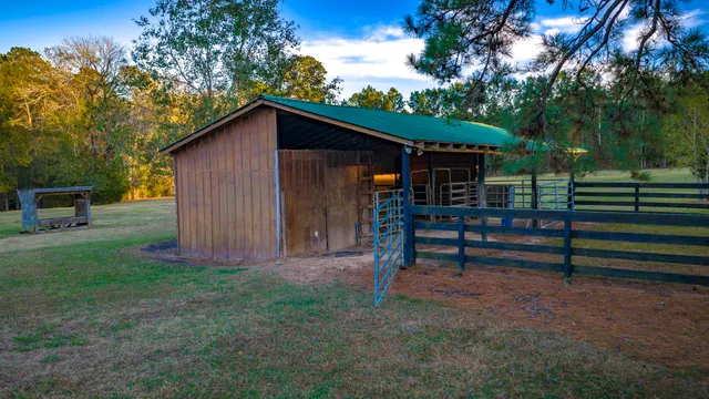 $498,750 | 348 Rolling Wood, Livingston, TX 77351