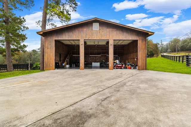 $498,750 | 348 Rolling Wood, Livingston, TX 77351