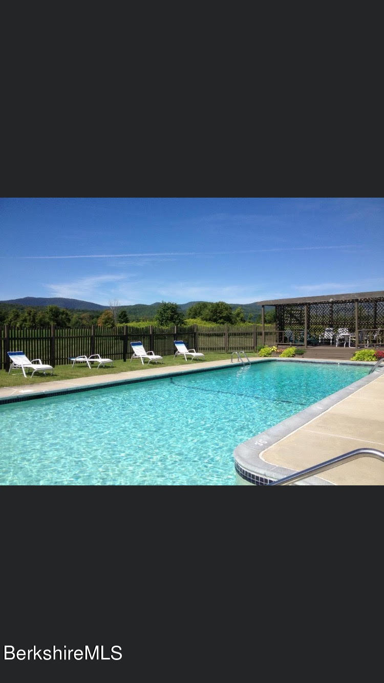 189 Stratton Road, Unit H6 Williamstown, MA 01267 - Photo 13 of 14 Pool