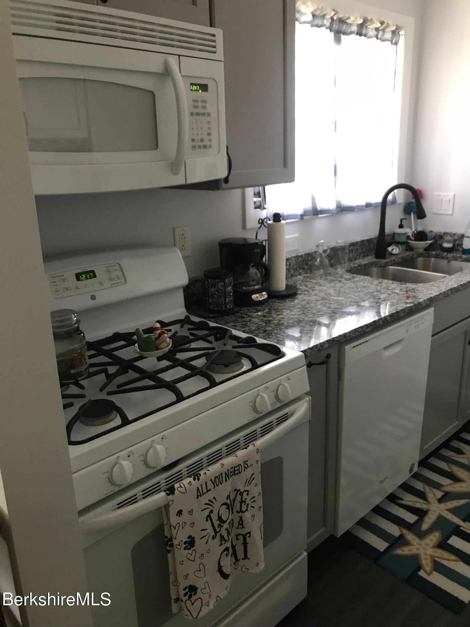 189 Stratton Road, Unit H6 Williamstown, MA 01267 - Photo 5 of 14 Kitchen