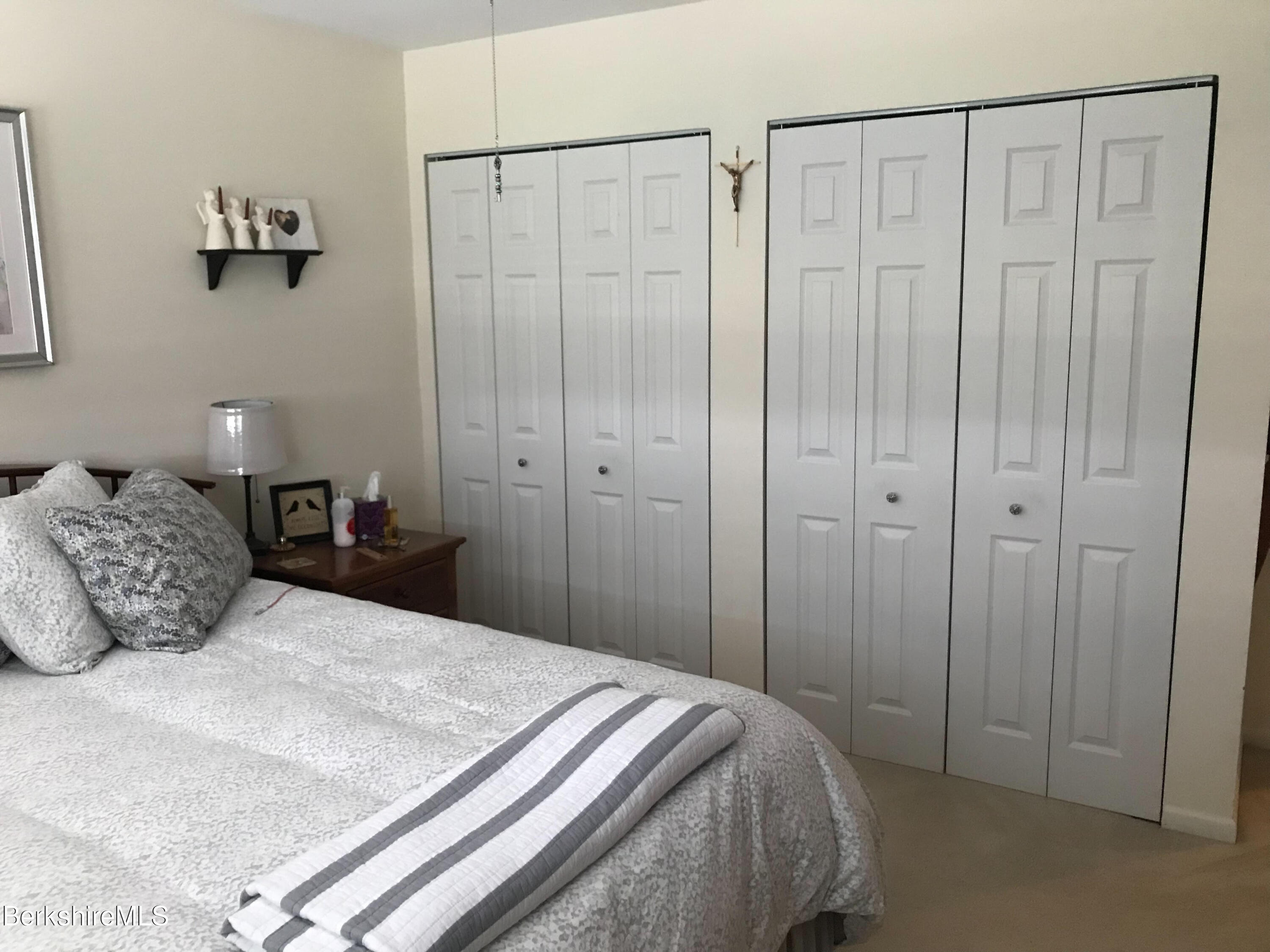 189 Stratton Road, Unit H6 Williamstown, MA 01267 - Photo 6 of 14 Master Bedroom