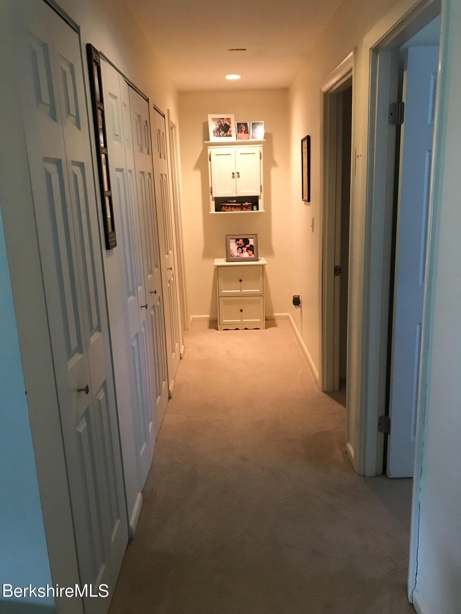 189 Stratton Road, Unit H6 Williamstown, MA 01267 - Photo 10 of 14 Hallway