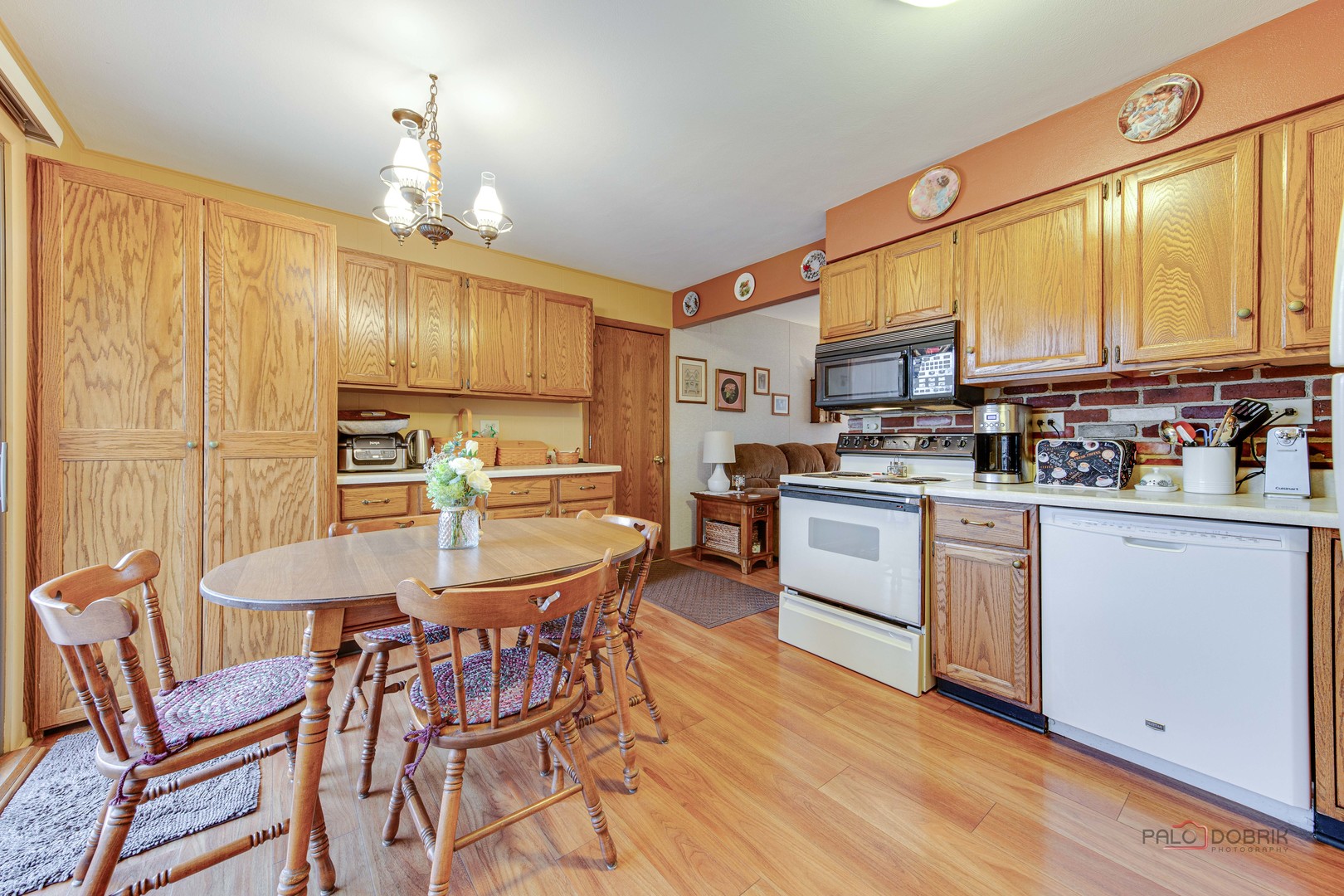 3425 Stonegate Road Waukegan, IL 60087 - Photo 8 of 25 Gallery Image 8