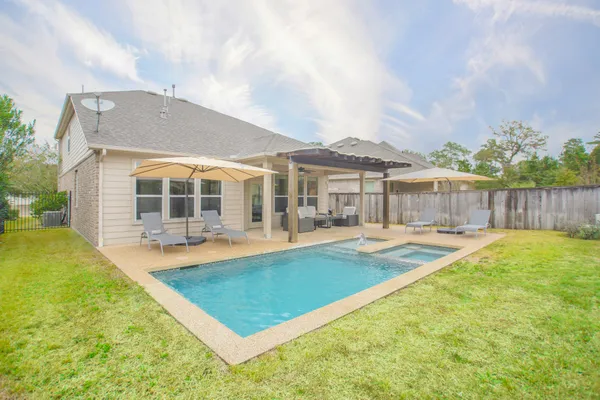 $4,950 | 15 Tealight Place, The Woodlands, TX 77375