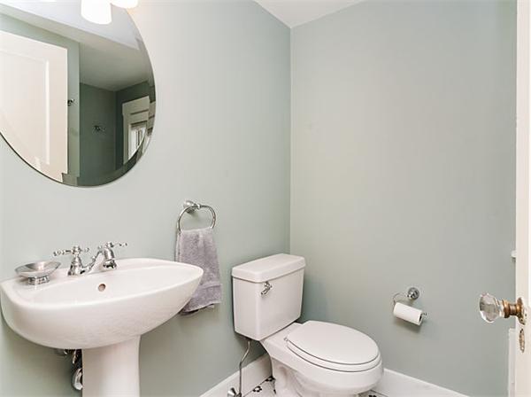 36 Howland Road Newton, MA 02465 - Photo 17 of 18