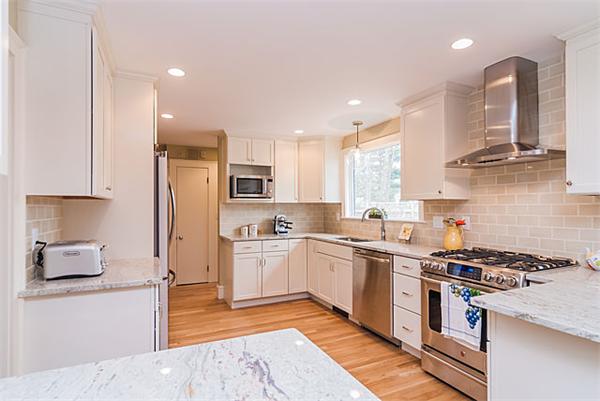 36 Howland Road Newton, MA 02465 - Photo 5 of 18