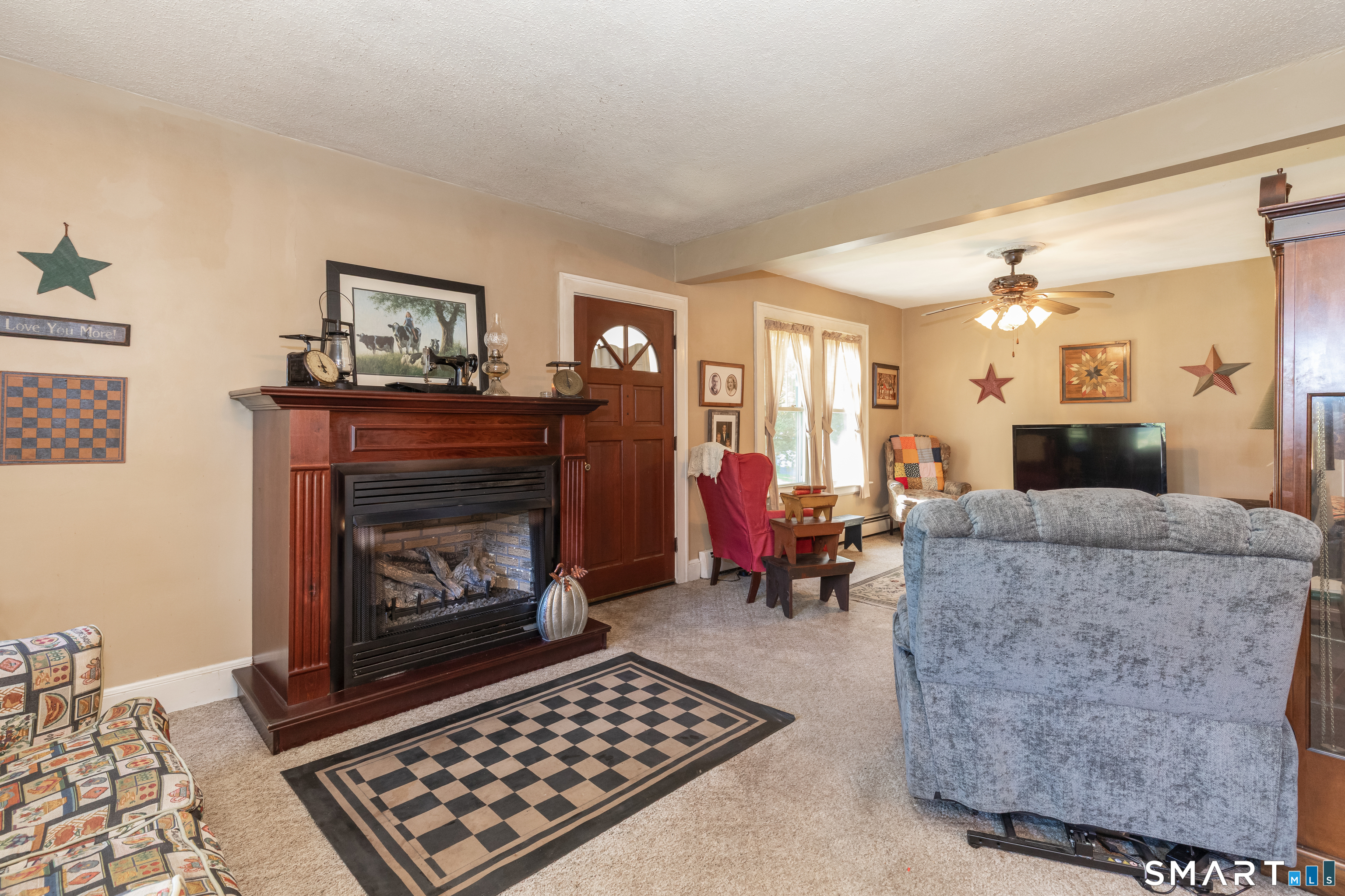 516 Chipman Street Waterbury, CT 06708 - Photo 7 of 40 Gallery Image 7