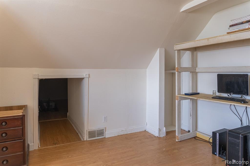 8477 Coldwater Road Flushing, MI 48433 - Photo 43 of 53