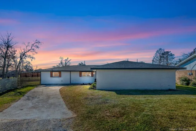 $249,000 | 1517 Sarah Drive, Lake Charles, LA 70605