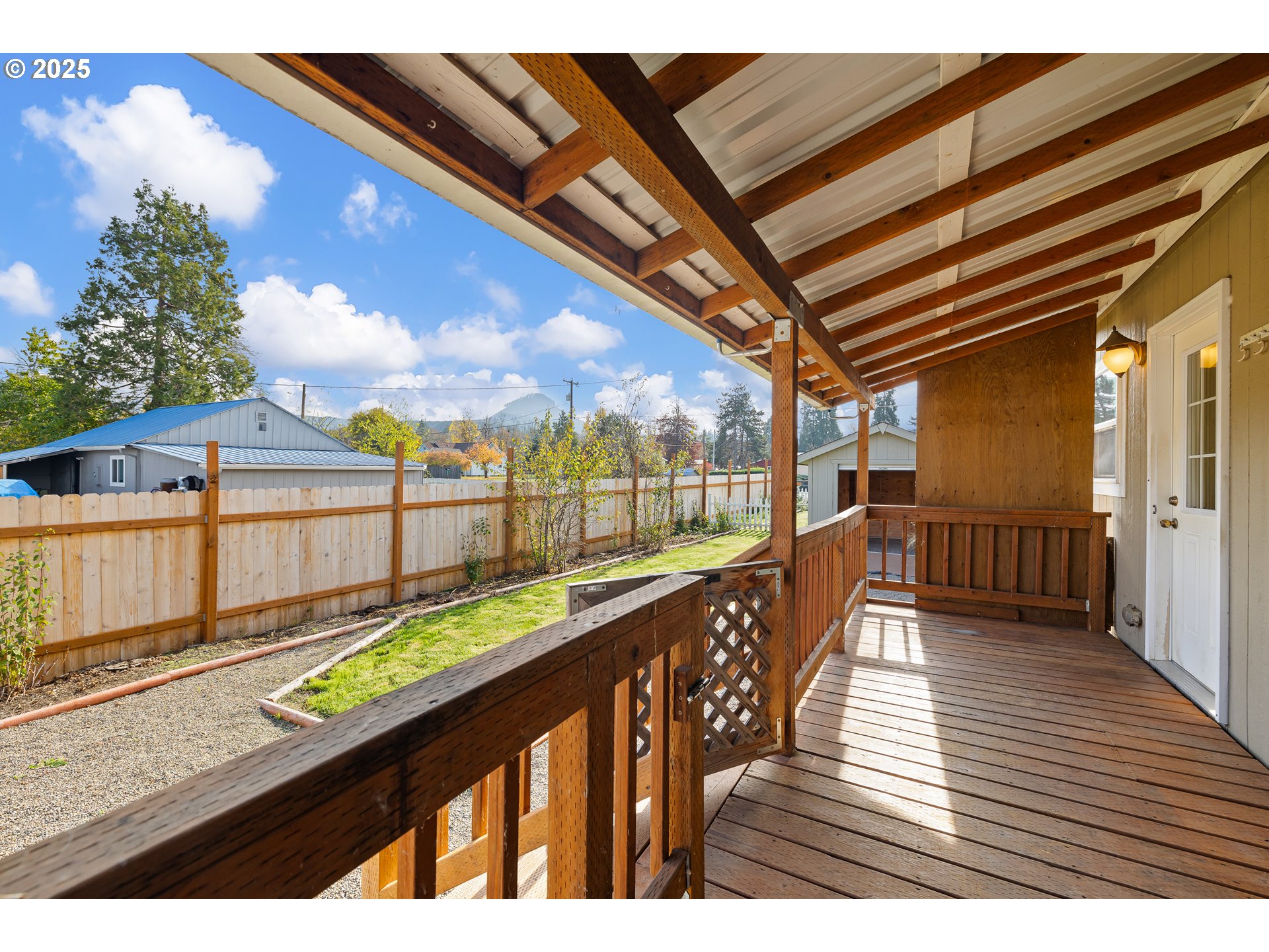 82849 Minnick Road Dexter, OR 97431 - Photo 25 of 41 a view of balcony with wooden floor