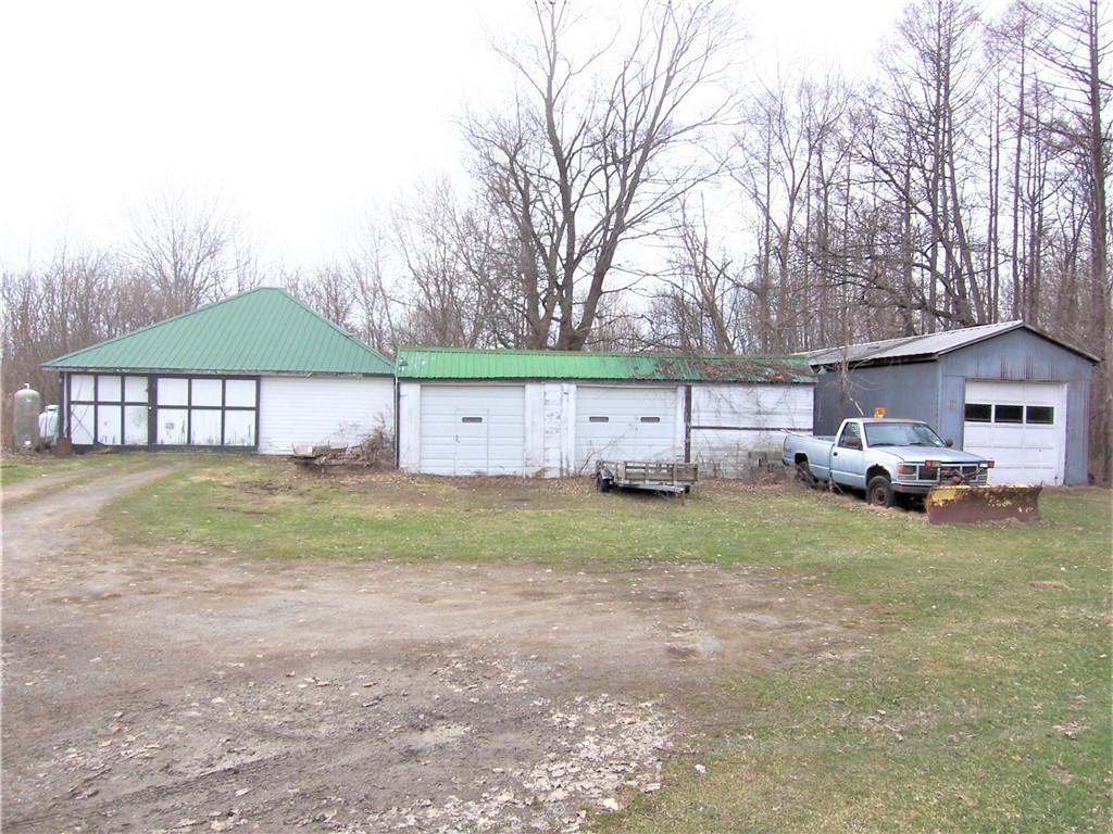 3057 Ontario Center Road Walworth, NY 14568 - Photo 4 of 16