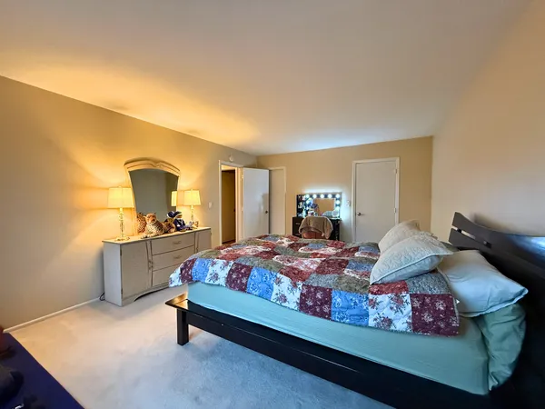 $2,200 | 247 Nantucket Harbor, Unit 247, Schaumburg, IL 60193