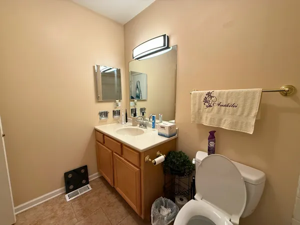 $2,200 | 247 Nantucket Harbor, Unit 247, Schaumburg, IL 60193