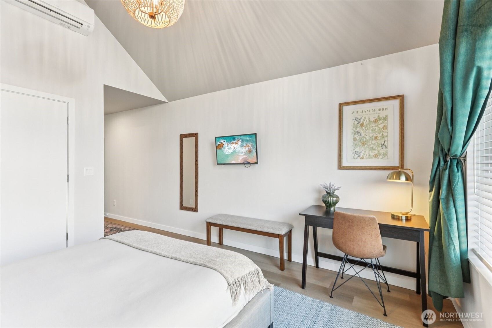 7514 43rd Avenue South, Unit B Seattle, WA 98118 - Photo 13 of 39