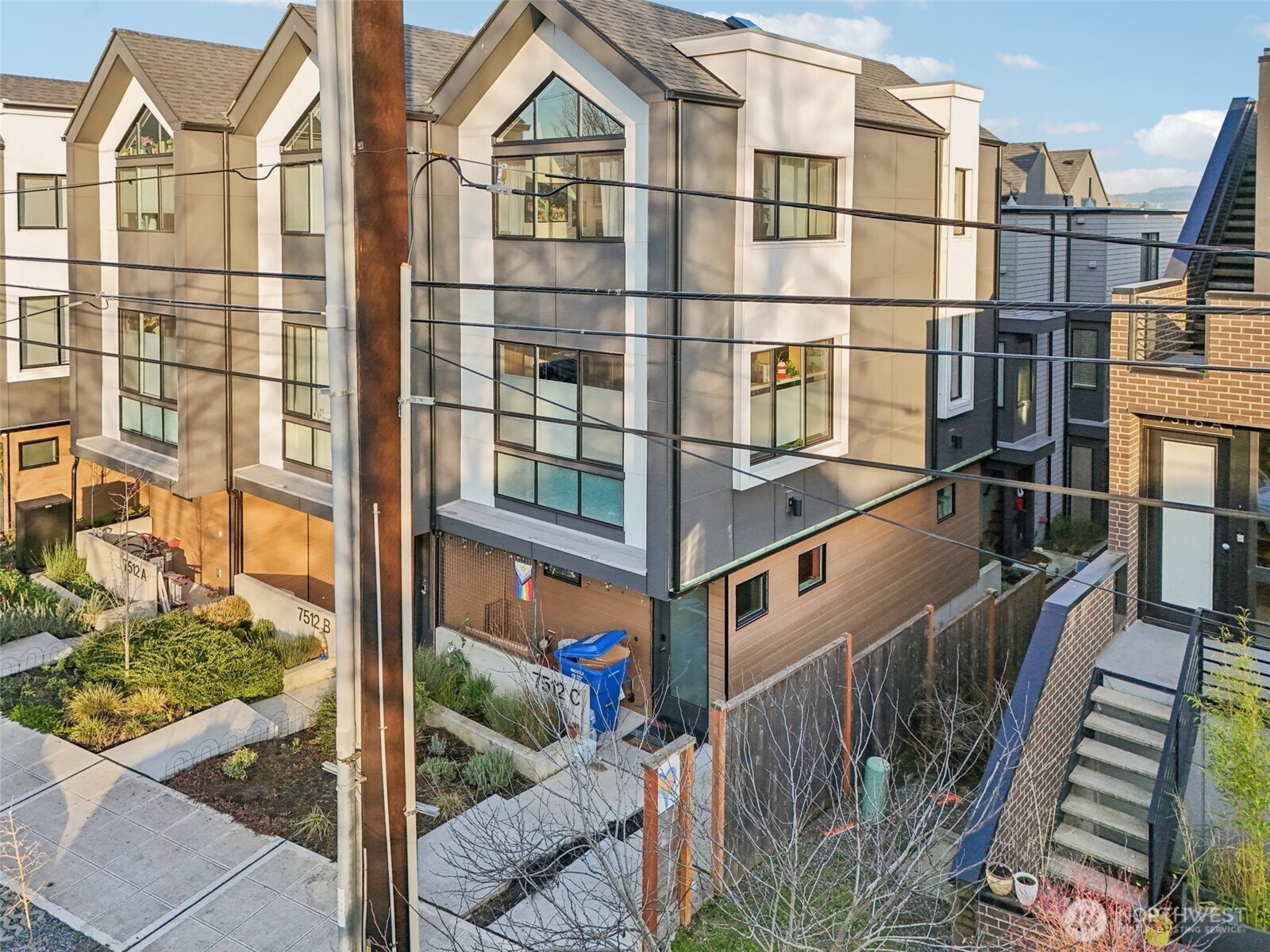 7514 43rd Avenue South, Unit B Seattle, WA 98118 - Photo 32 of 39