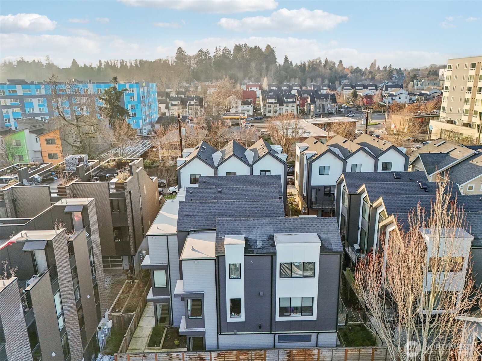 7514 43rd Avenue South, Unit B Seattle, WA 98118 - Photo 38 of 39