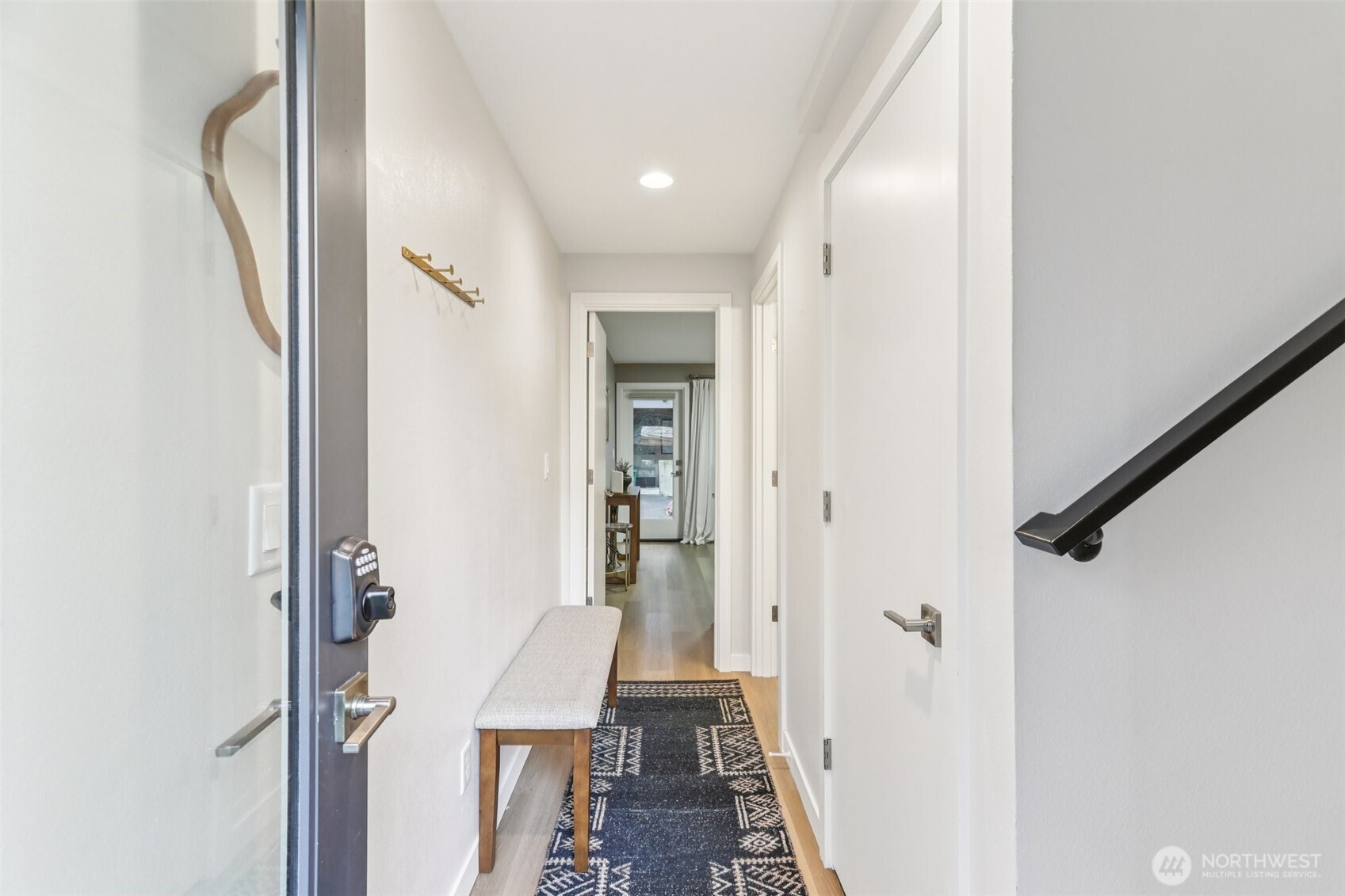 7514 43rd Avenue South, Unit B Seattle, WA 98118 - Photo 4 of 39