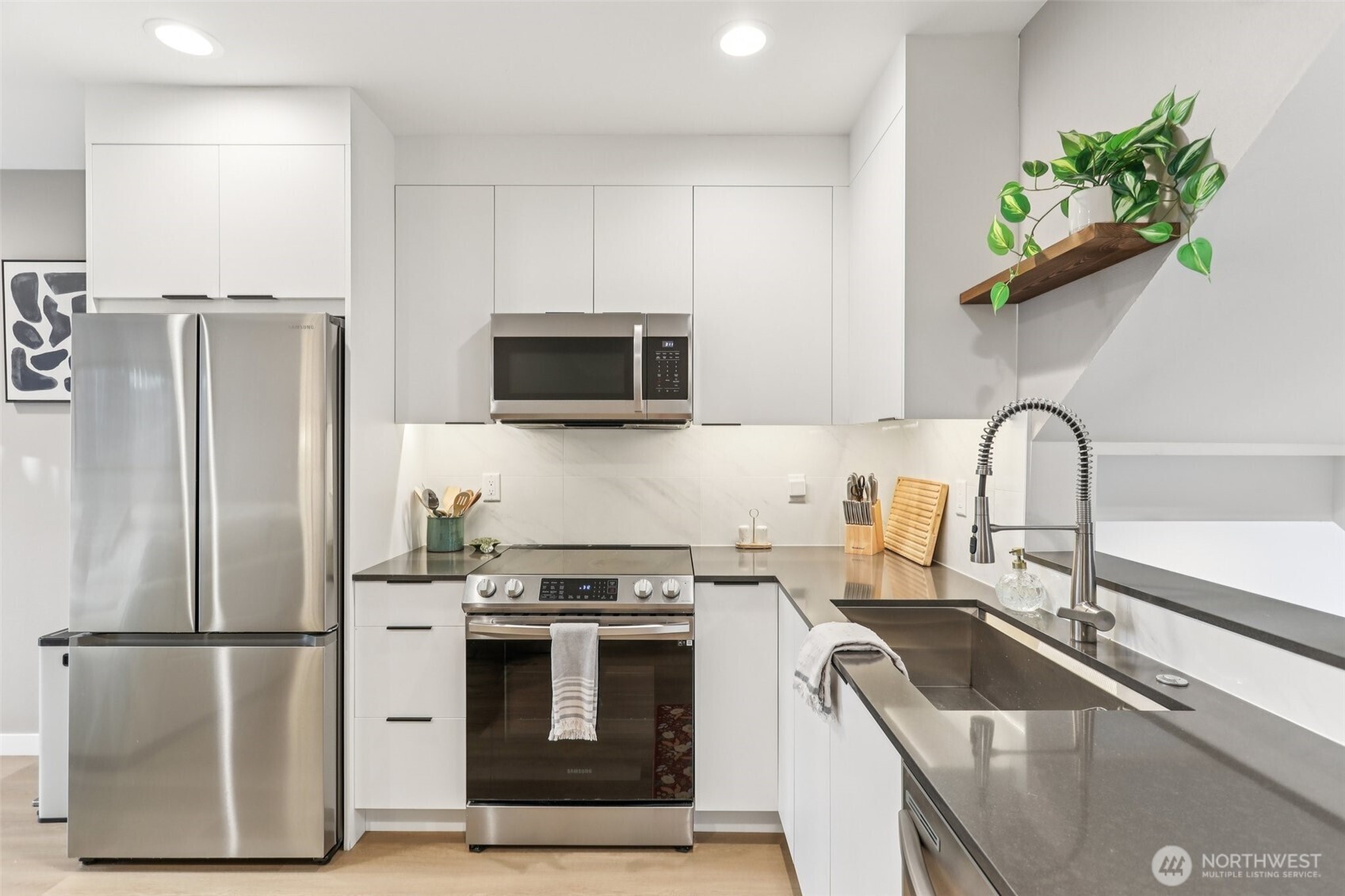 7514 43rd Avenue South, Unit B Seattle, WA 98118 - Photo 5 of 39