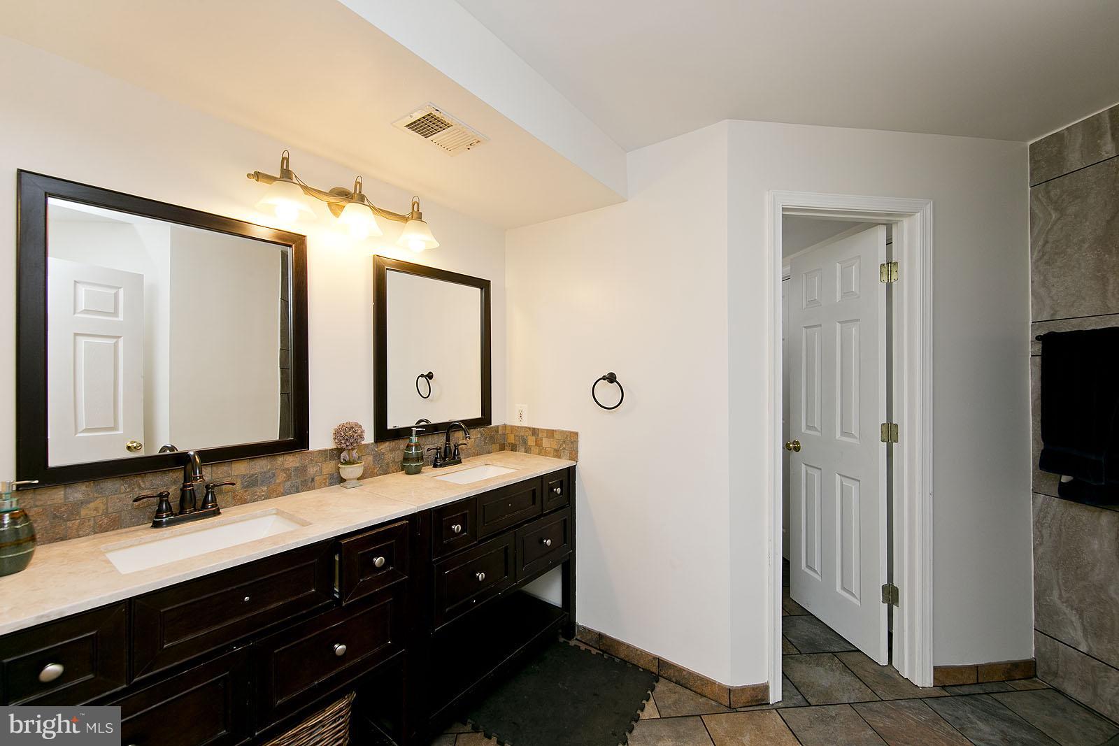 986 Browntown Road Boyce, VA 22620 - Photo 20 of 23 Bath (Master)