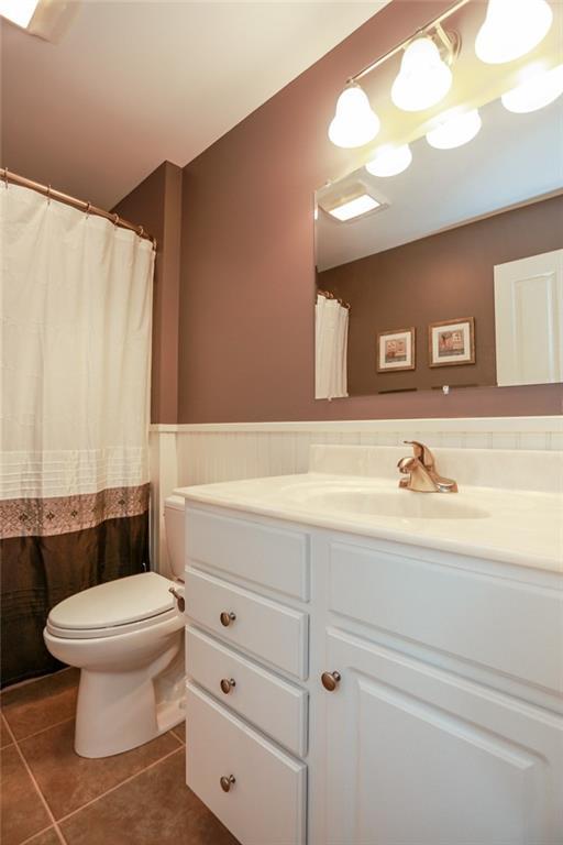 43 Shadagee Road, Unit 14 Saco, ME 04072 - Photo 5 of 21 First floor full bathroom with bathtub.