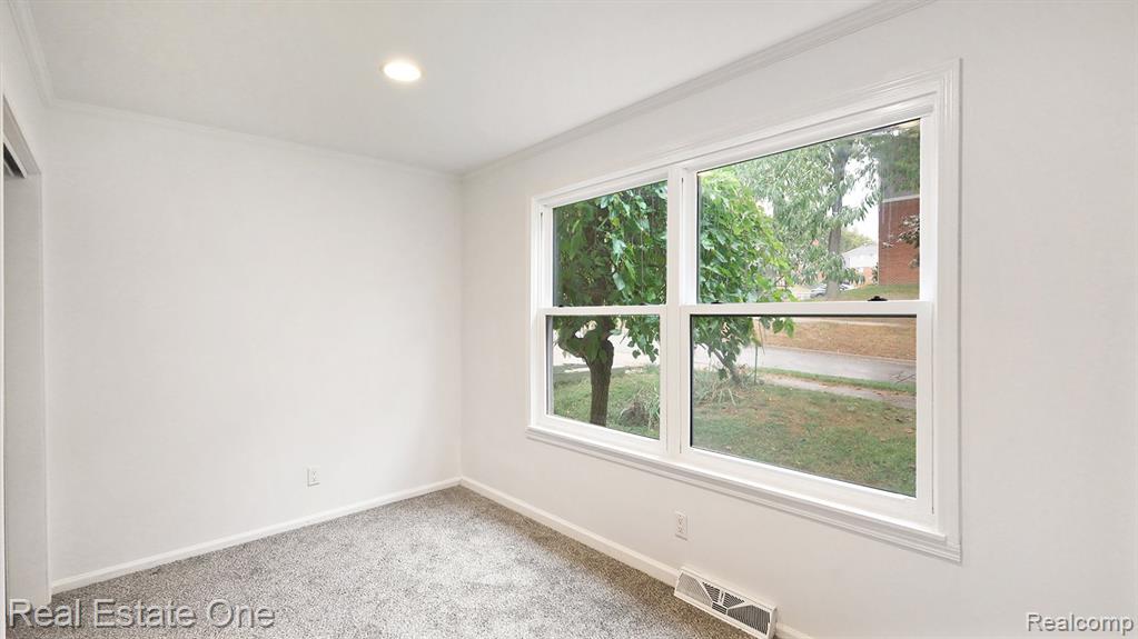 509 1st Street Rochester, MI 48307 - Photo 9 of 18