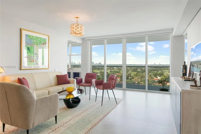 $685,000 | 5750 Collins Avenue, Unit 15E, Miami Beach, FL 33140