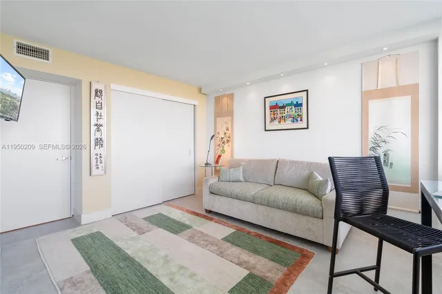 $685,000 | 5750 Collins Avenue, Unit 15E, Miami Beach, FL 33140