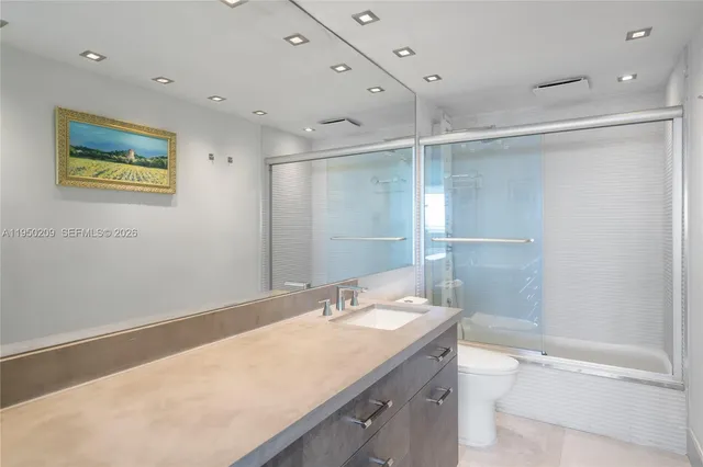 $685,000 | 5750 Collins Avenue, Unit 15E, Miami Beach, FL 33140