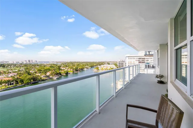 $685,000 | 5750 Collins Avenue, Unit 15E, Miami Beach, FL 33140