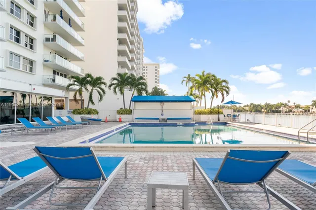$685,000 | 5750 Collins Avenue, Unit 15E, Miami Beach, FL 33140