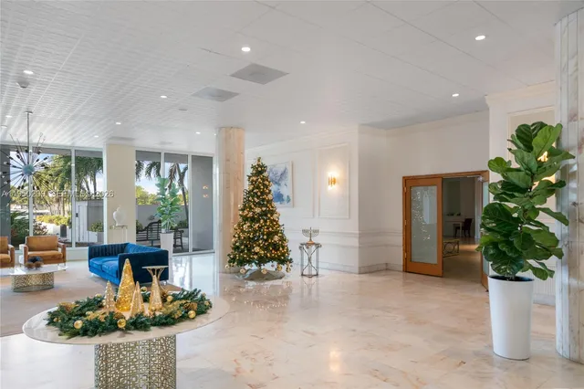 $685,000 | 5750 Collins Avenue, Unit 15E, Miami Beach, FL 33140