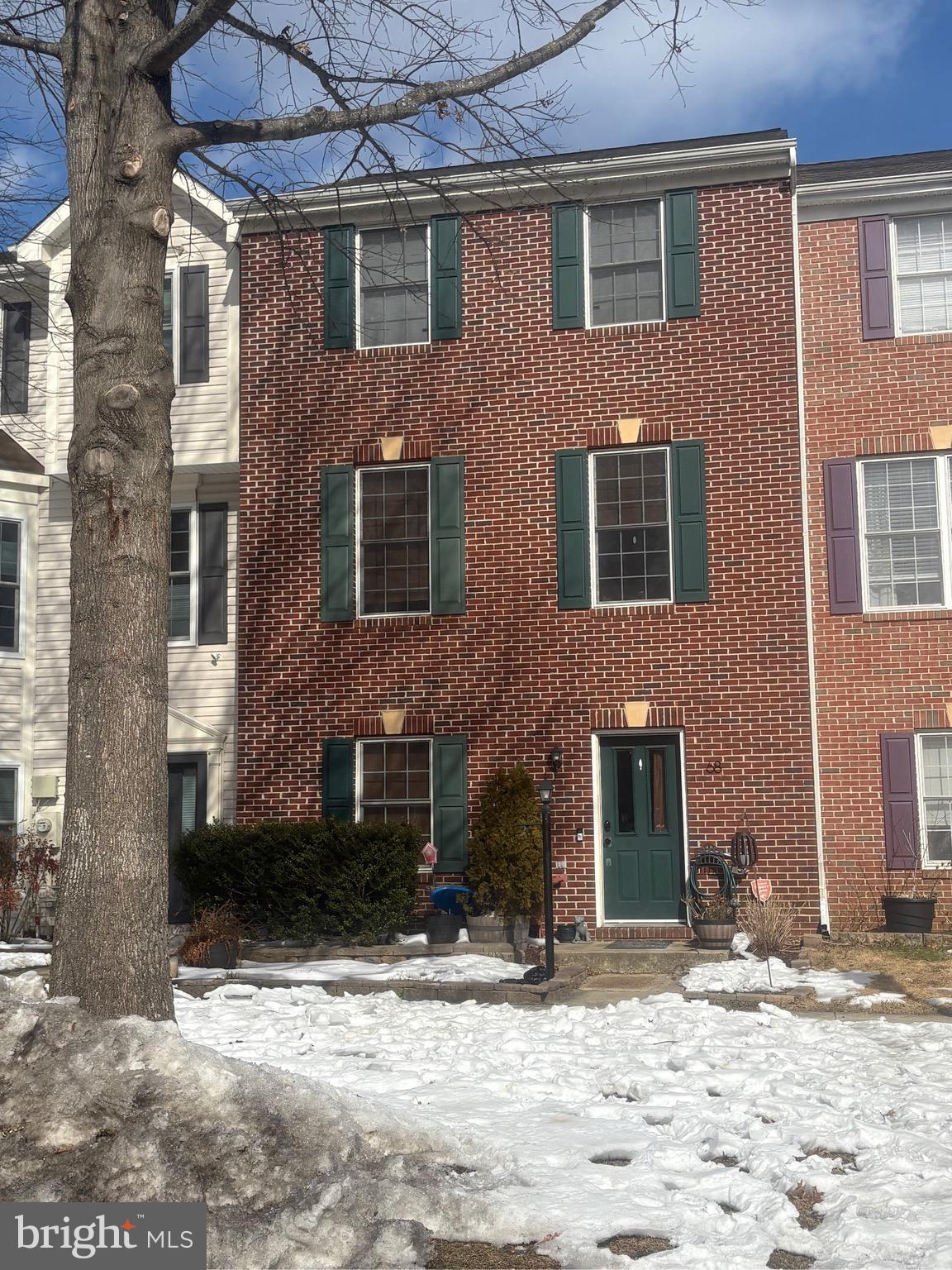 68 Millhaven Court Edgewater, MD 21037 - Photo 3 of 31 a front view of a house