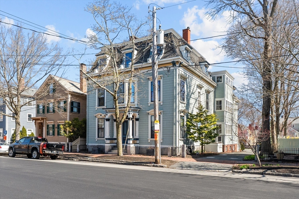 7 Winter Street, Unit 2 Salem, MA 01970 - Photo 4 of 42 a view of a building with a street