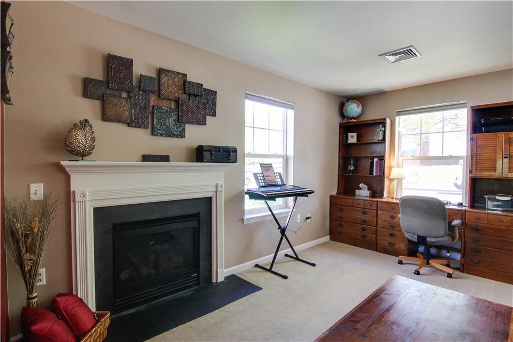 112 Pleasant Ridge Road McKees Rocks, PA 15136 - Photo 5 of 25