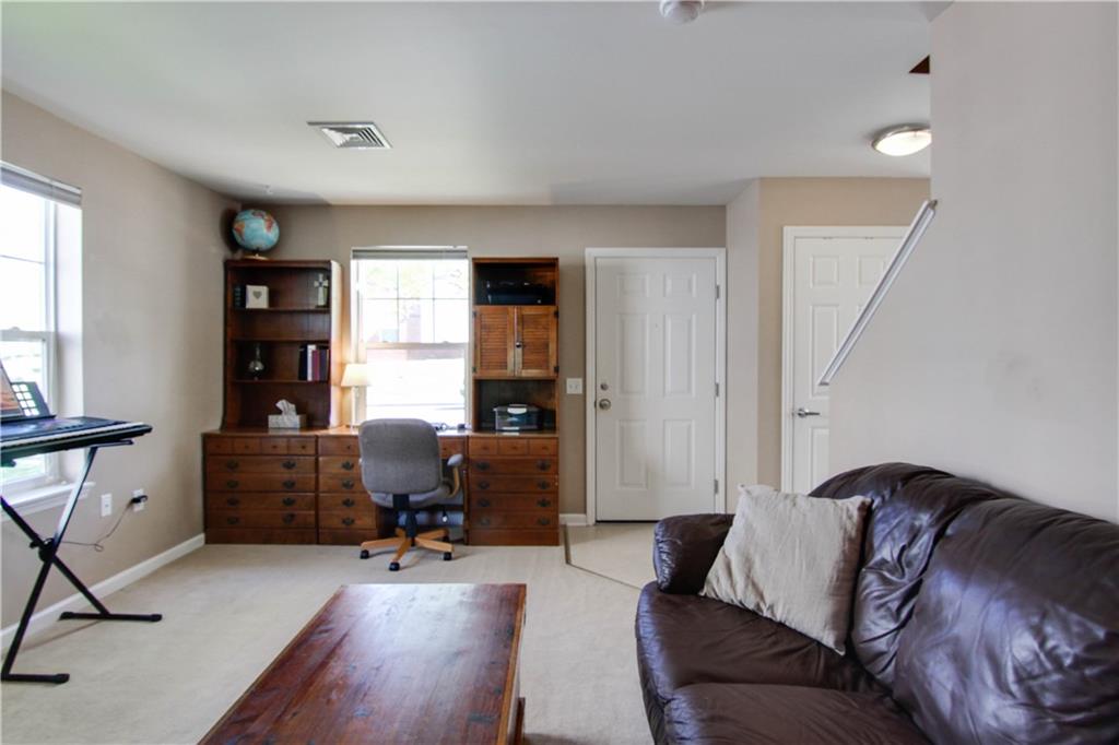 112 Pleasant Ridge Road McKees Rocks, PA 15136 - Photo 6 of 25
