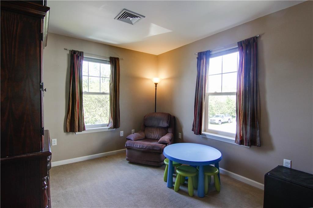 112 Pleasant Ridge Road McKees Rocks, PA 15136 - Photo 8 of 25