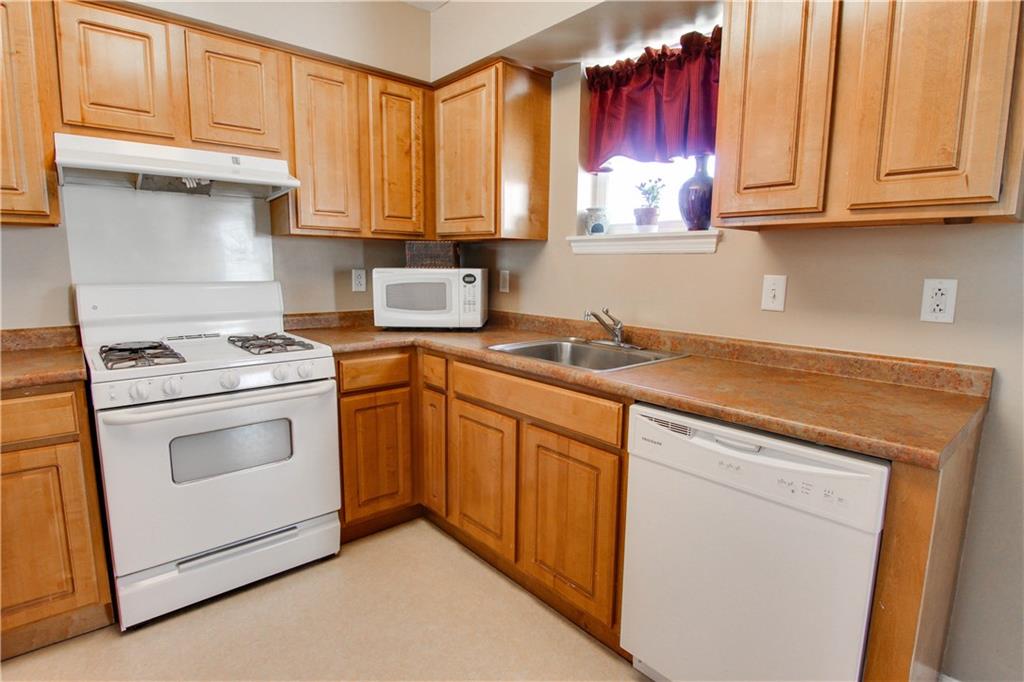 112 Pleasant Ridge Road McKees Rocks, PA 15136 - Photo 10 of 25
