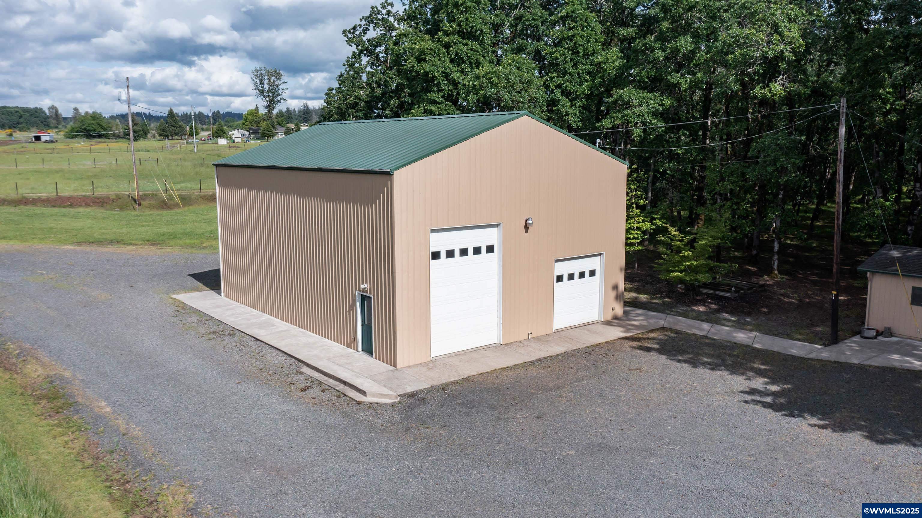 41238 Manitau Road Southeast Stayton, OR 97383 - Photo 7 of 44 Gallery Image 7
