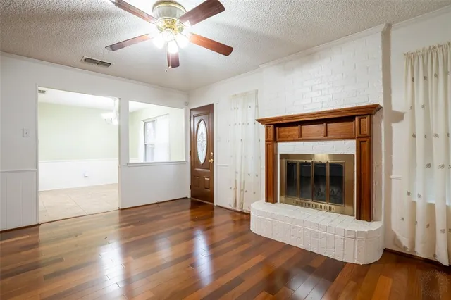 $320,000 | 4217 West Pleasant Forest Street, Arlington, TX 76015