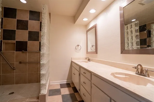 $320,000 | 4217 West Pleasant Forest Street, Arlington, TX 76015